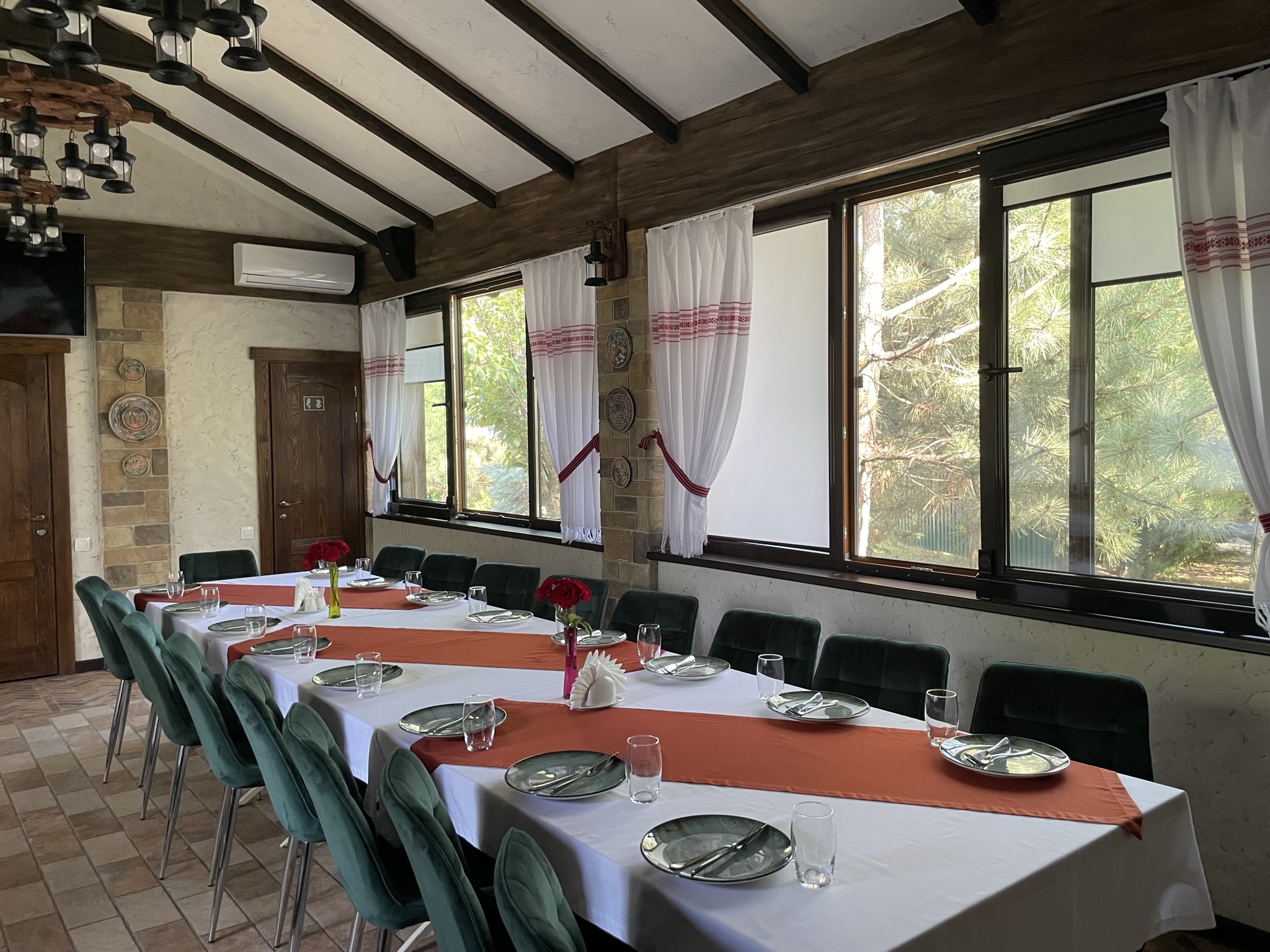 Малый зал в сквере