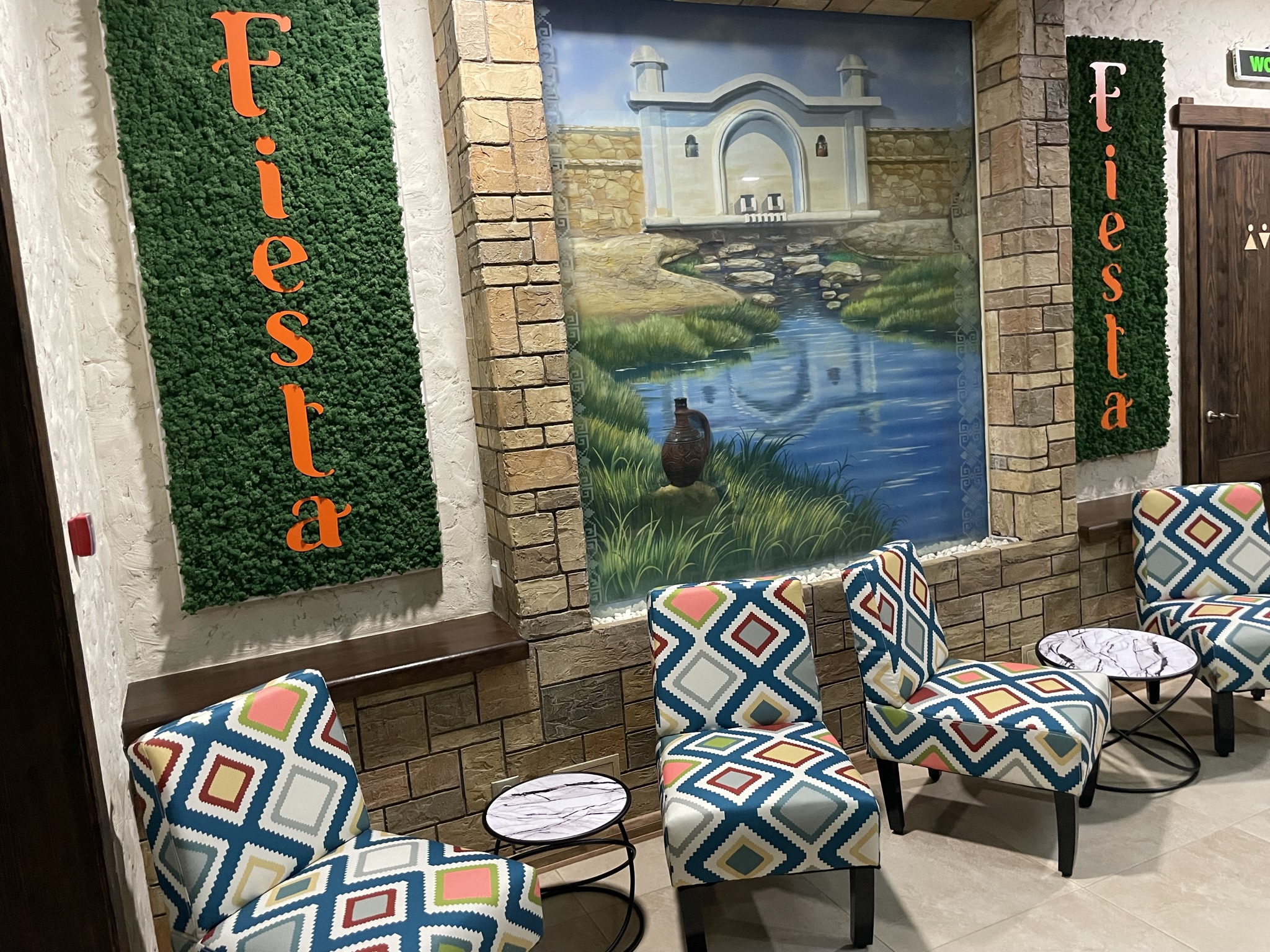 Холл, ракурс 1